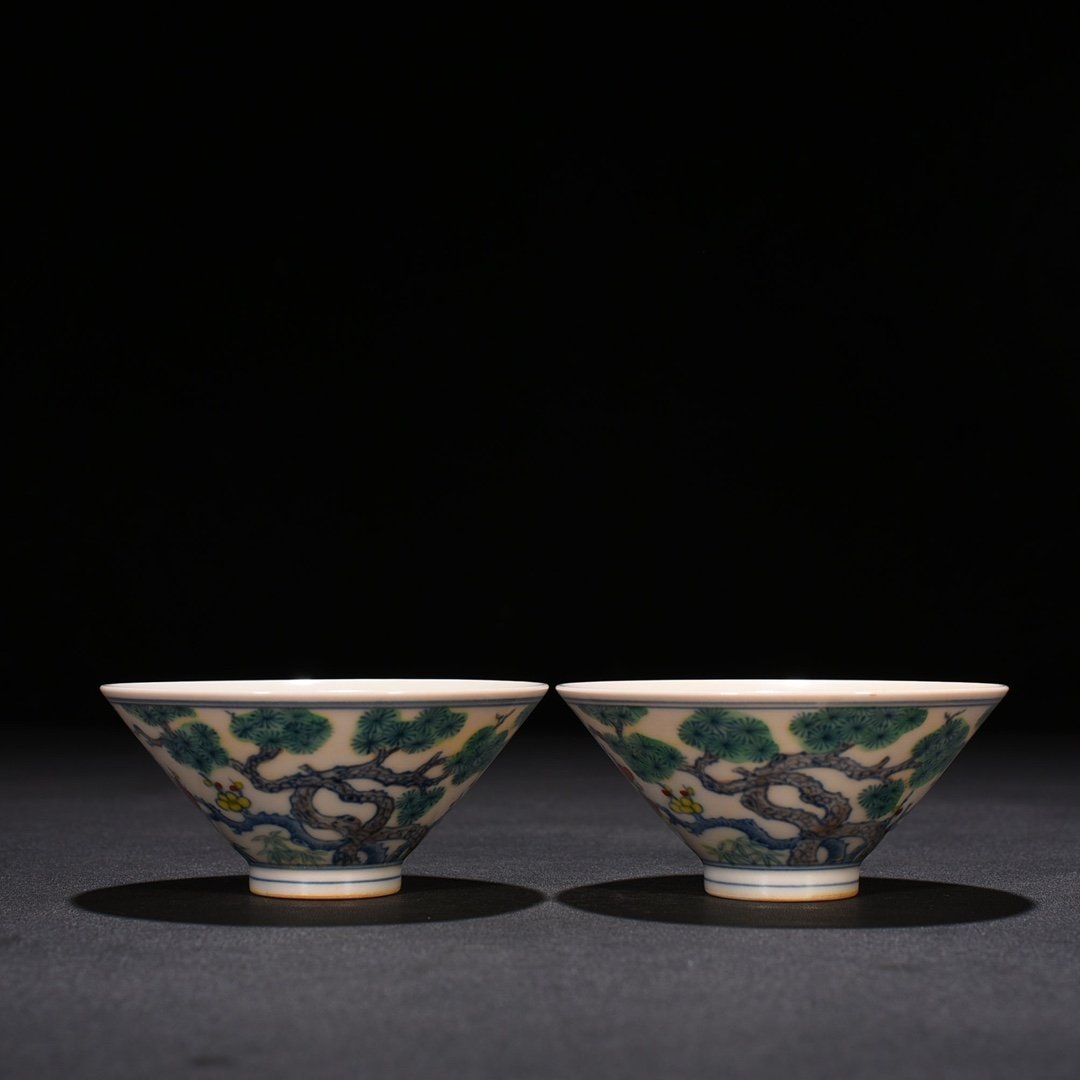 Ming Dynasty Chenghua pine bamboo and plum bamboo hat bowl