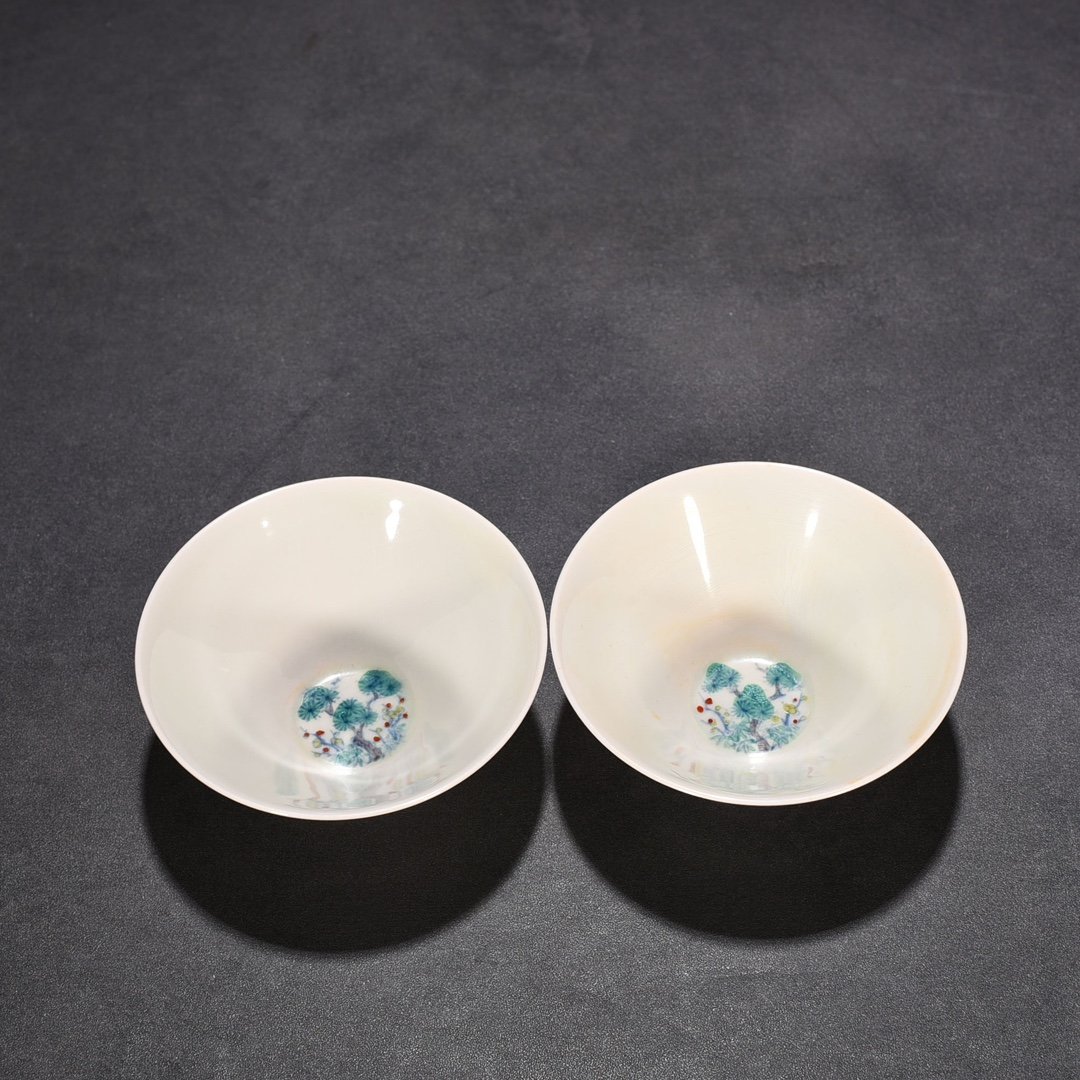 Ming Dynasty Chenghua pine bamboo and plum bamboo hat bowl