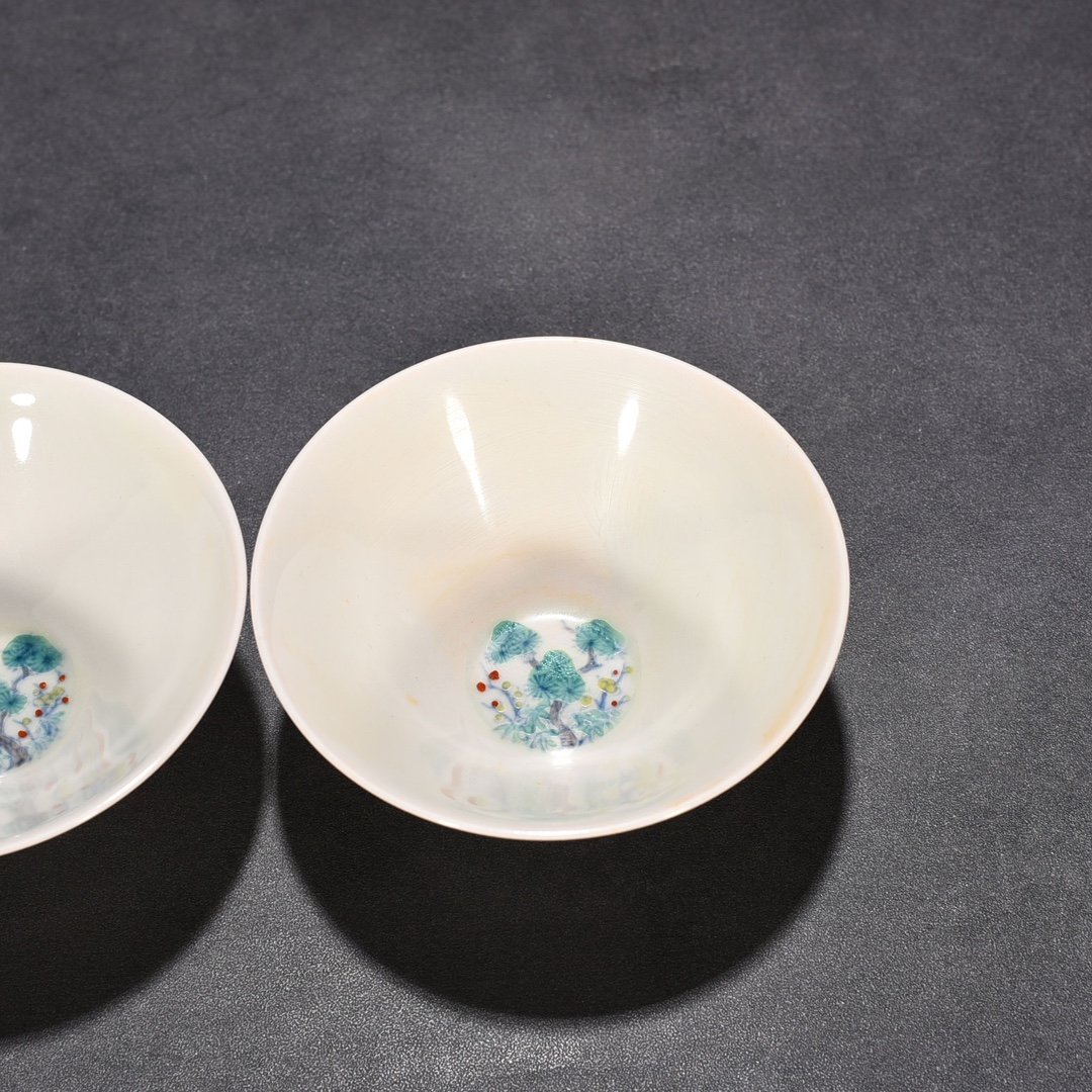 Ming Dynasty Chenghua pine bamboo and plum bamboo hat bowl
