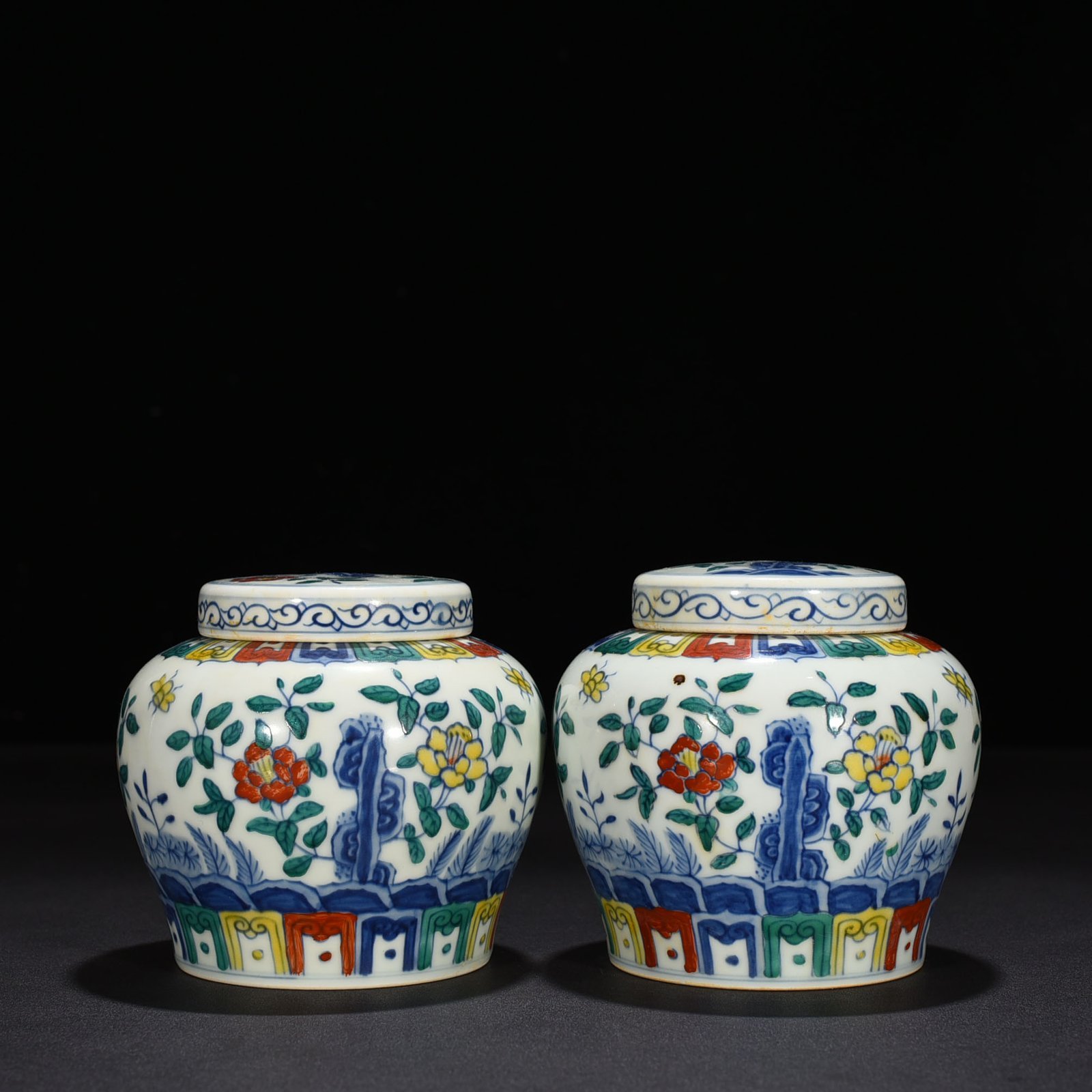 Ming Dynasty Chenghua Lake Stone Flower Tianzi Jar