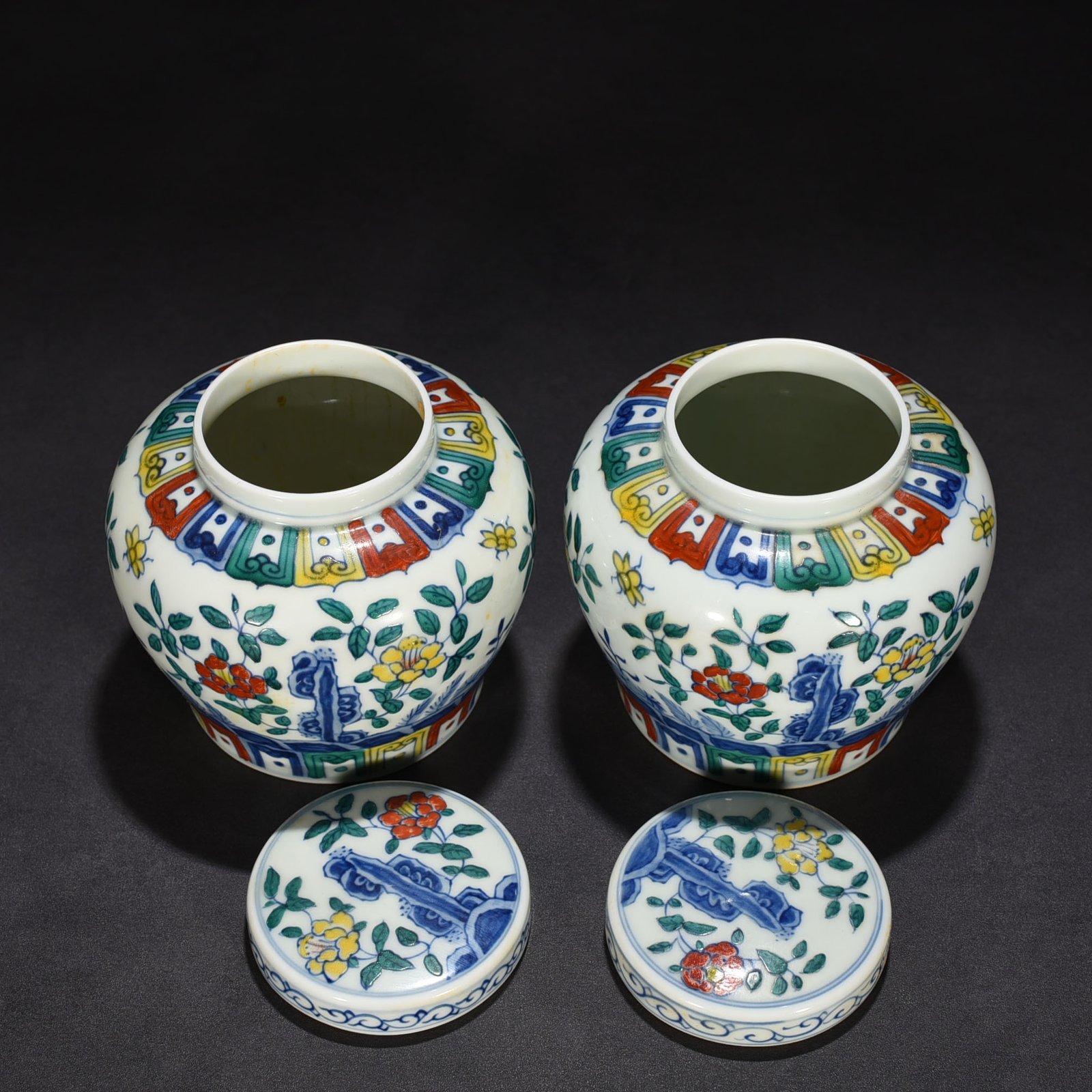 Ming Dynasty Chenghua Lake Stone Flower Tianzi Jar