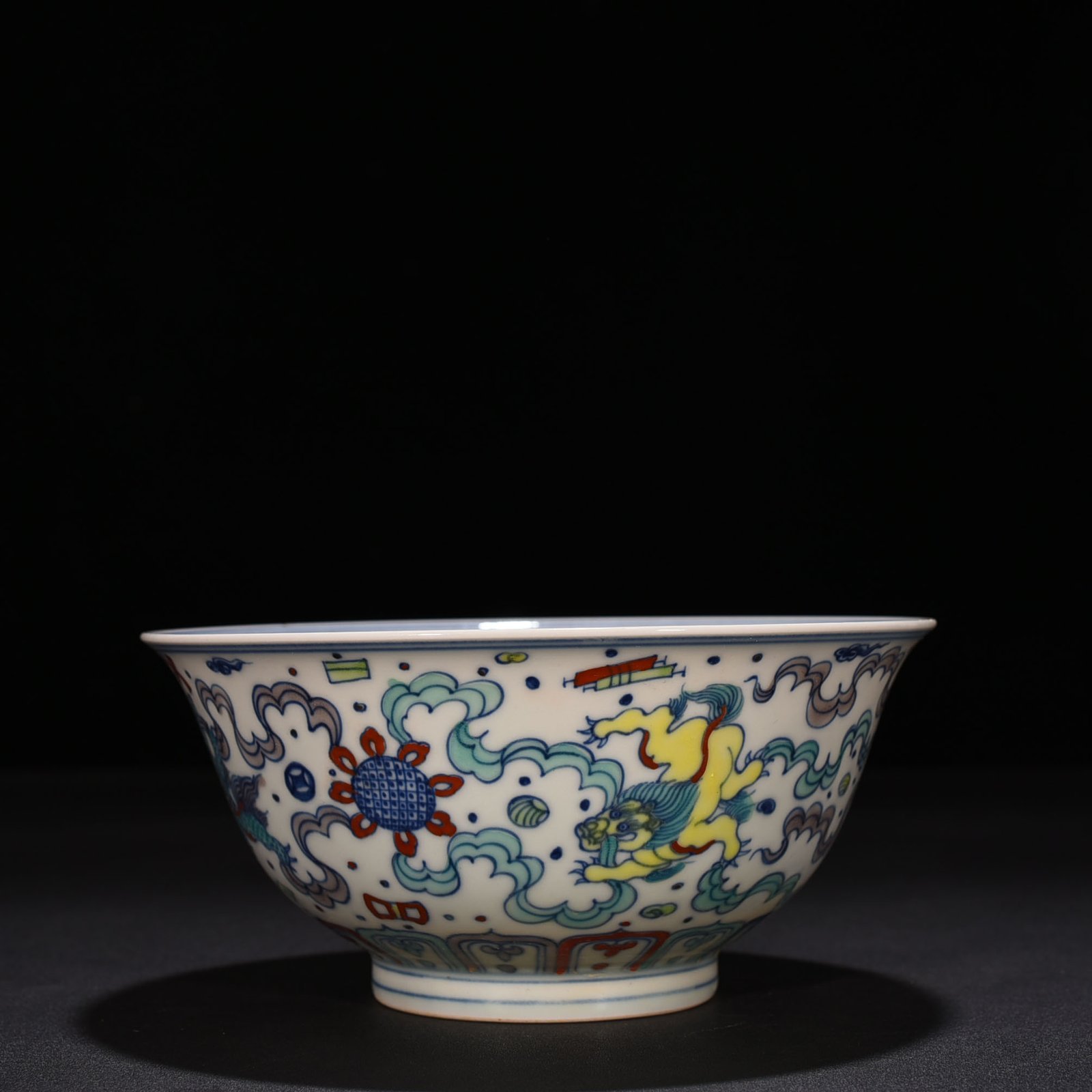 Ming Dynasty Chenghua Lion Rolling Hydrangea Bowl