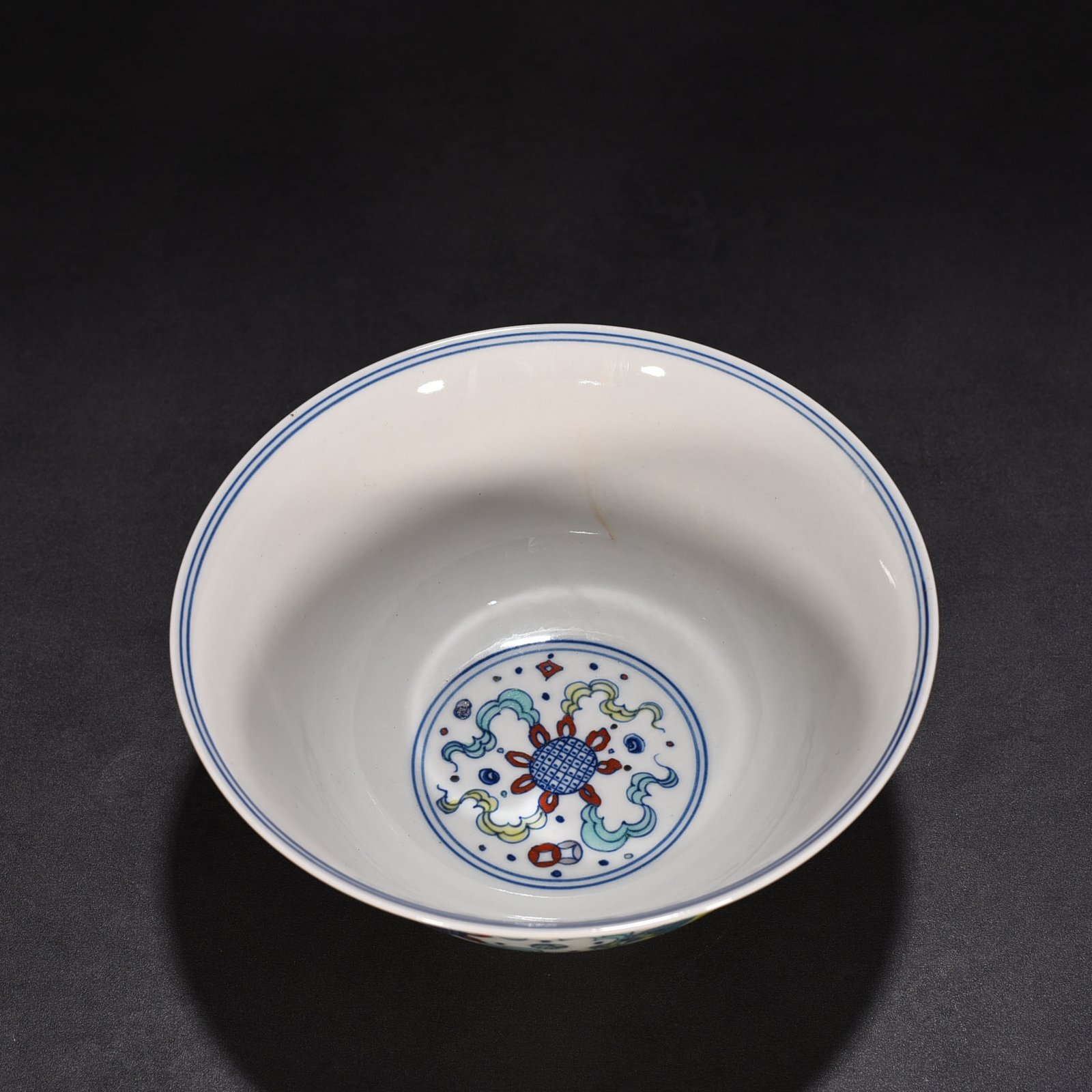 Ming Dynasty Chenghua Lion Rolling Hydrangea Bowl