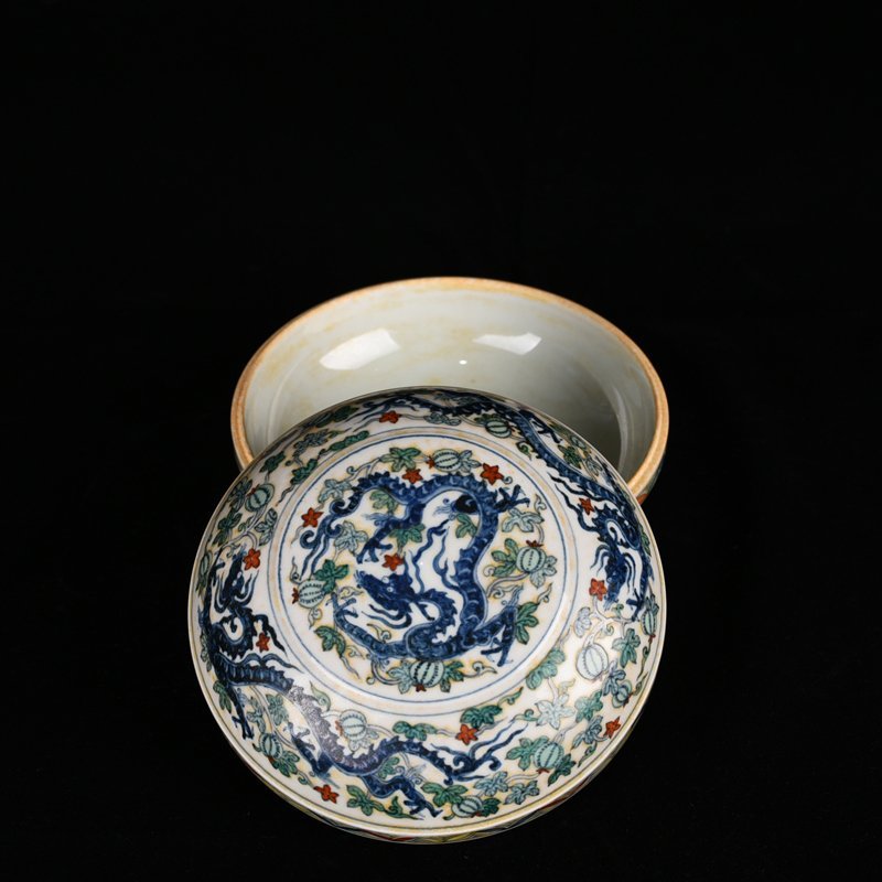 Ming Dynasty Chenghua Colorful Melon Fruit Chilong Fruit Box