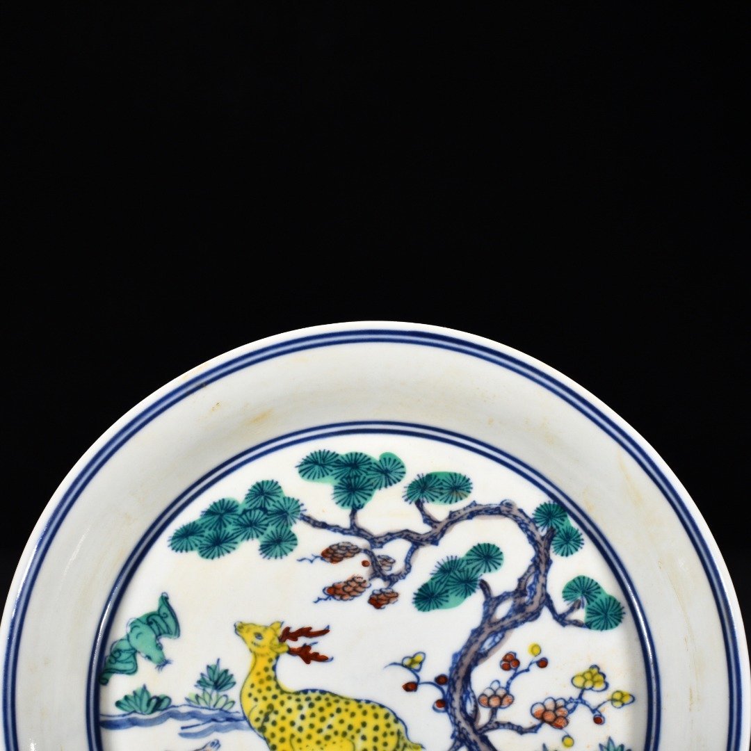 Ming Dynasty Chenghua pine and deer plate
