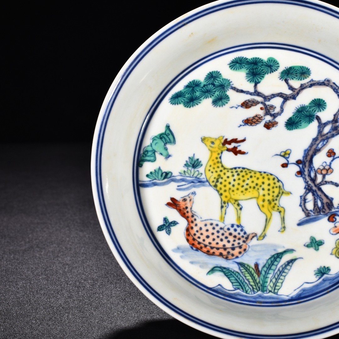 Ming Dynasty Chenghua pine and deer plate