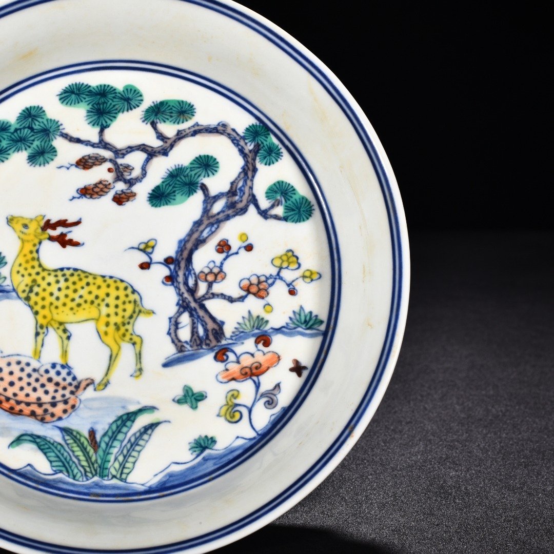 Ming Dynasty Chenghua pine and deer plate