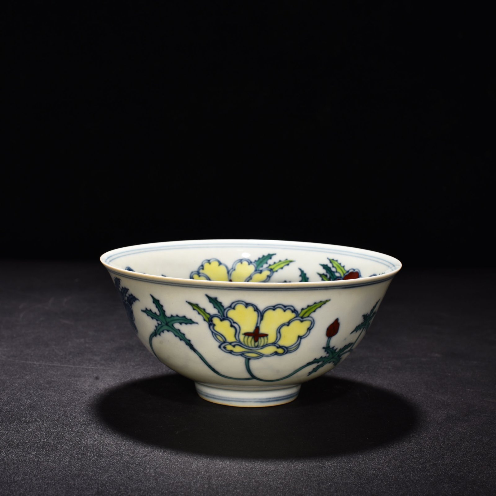 Ming Dynasty Chenghua okra flower palace-style bowl