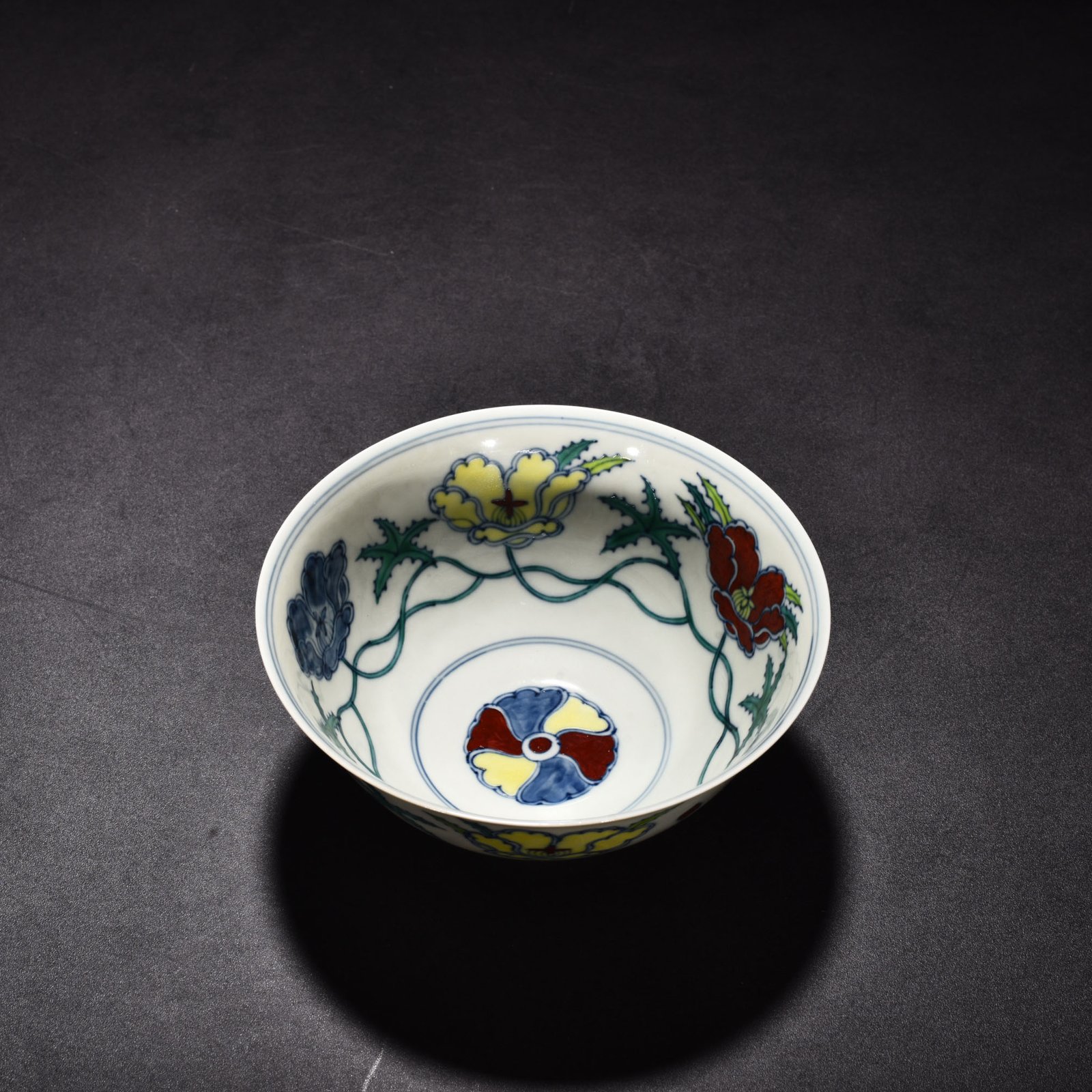 Ming Dynasty Chenghua okra flower palace-style bowl