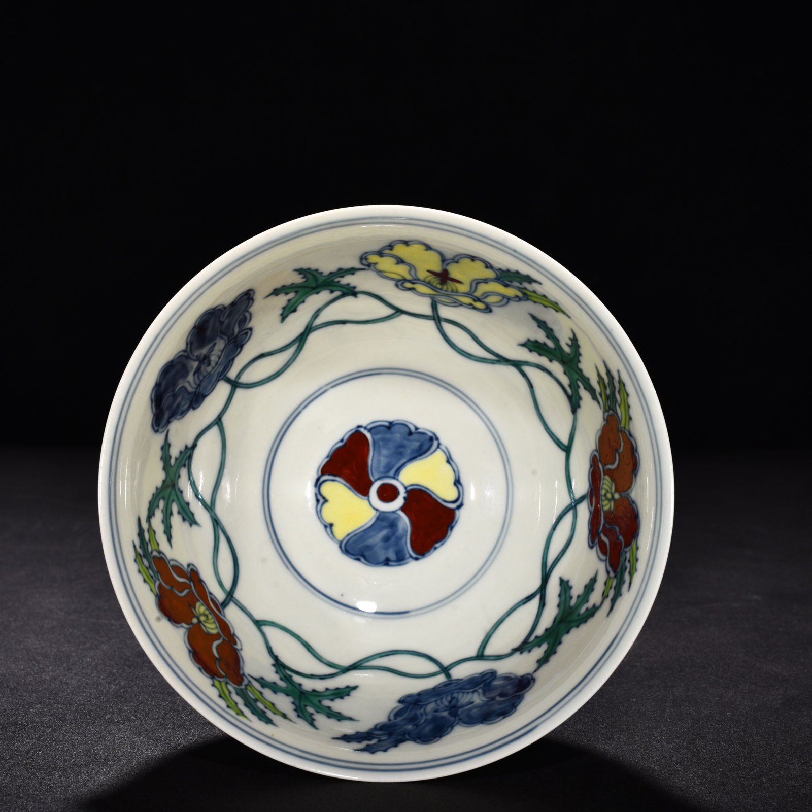 Ming Dynasty Chenghua okra flower palace-style bowl