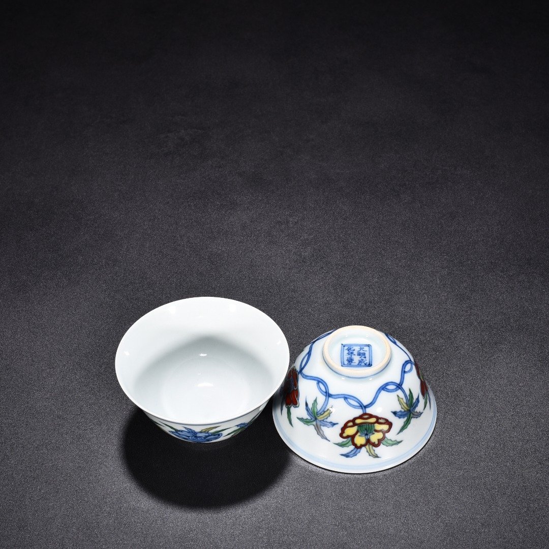 Ming Dynasty Chenghua okra flower cup