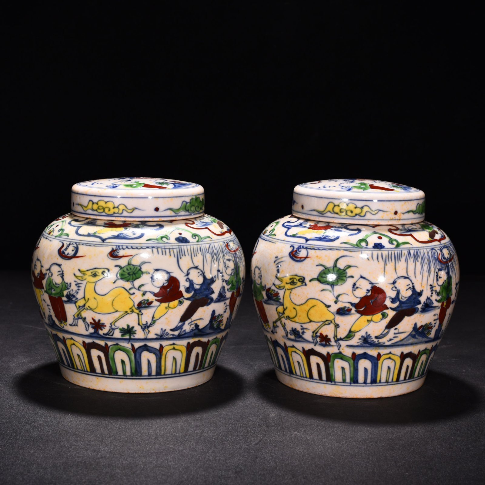 Ming Dynasty Chenghua red body with purple baby’s play lid jar