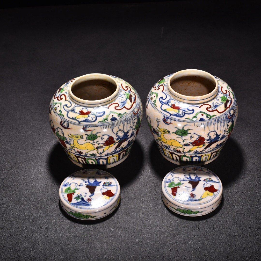 Ming Dynasty Chenghua red body with purple baby’s play lid jar