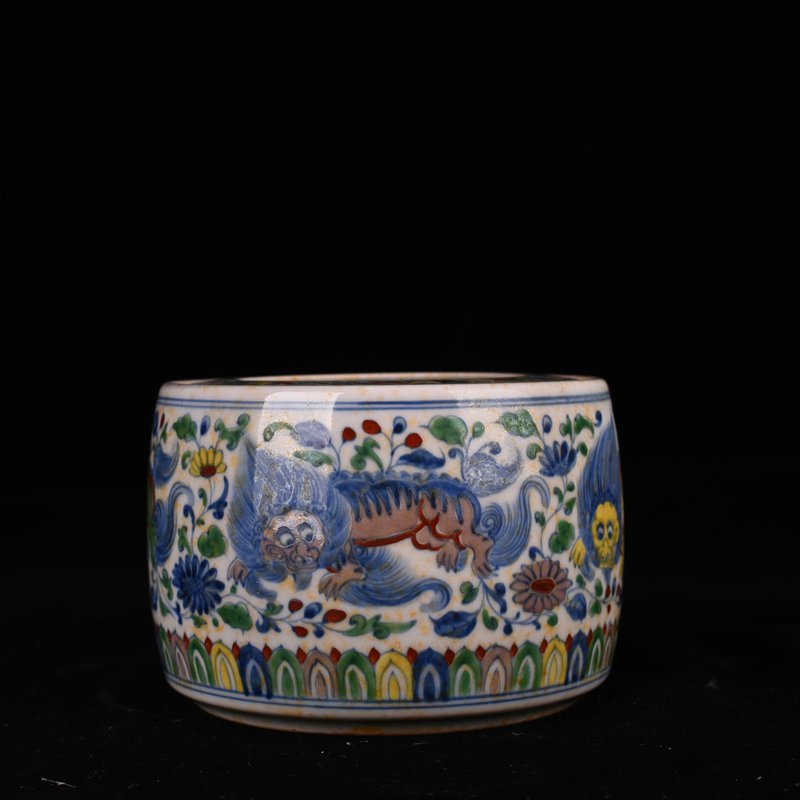 Ming Dynasty Chenghua decorated cricket jar with branches