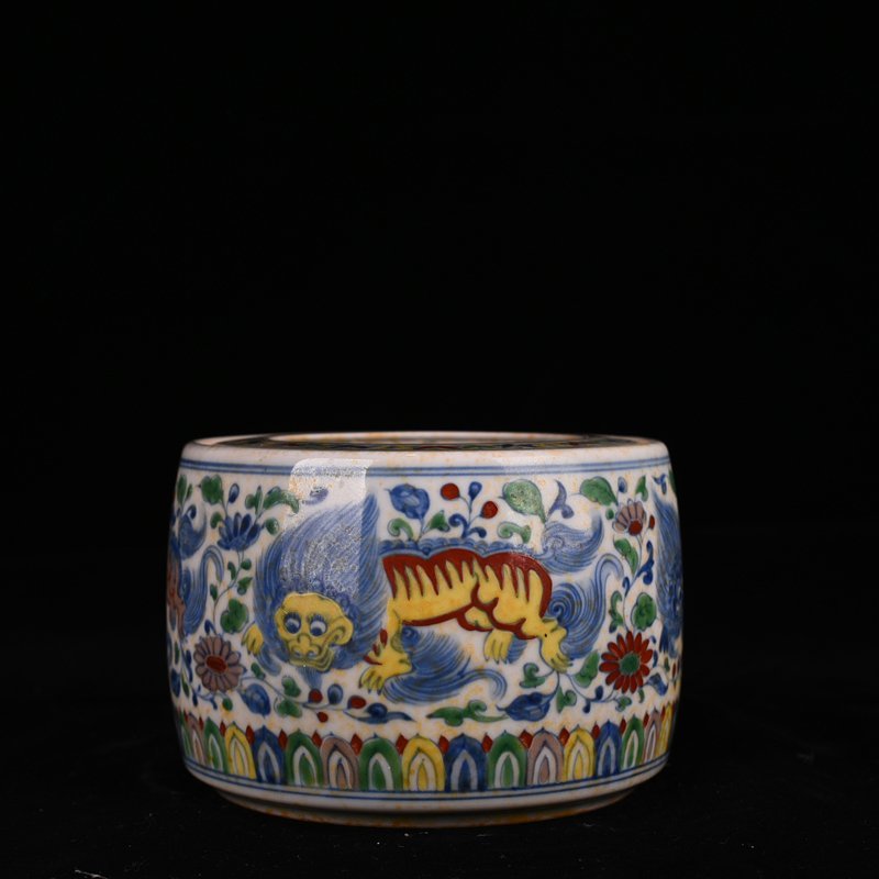 Ming Dynasty Chenghua decorated cricket jar with branches