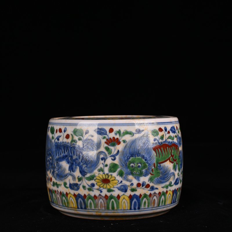 Ming Dynasty Chenghua decorated cricket jar with branches