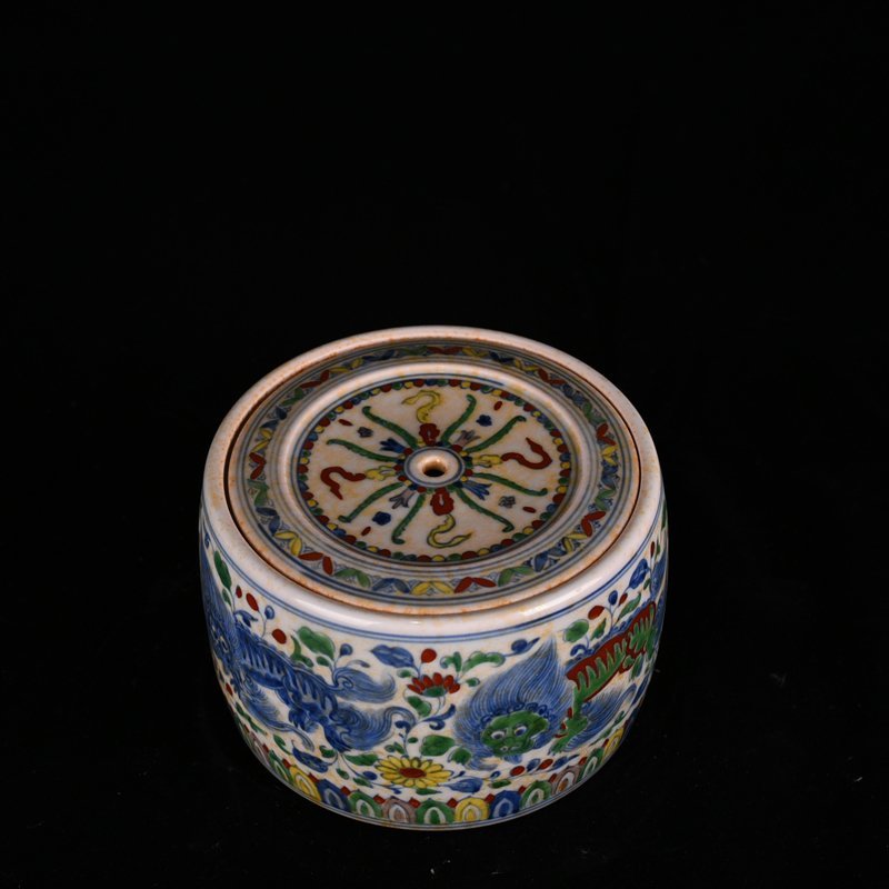 Ming Dynasty Chenghua decorated cricket jar with branches
