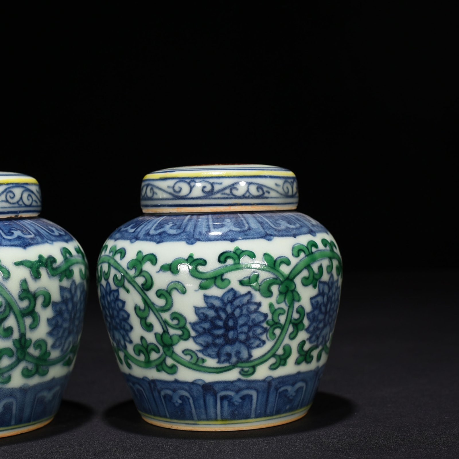 Ming Dynasty Chenghua Tianzi jar with lotus and lotus branches