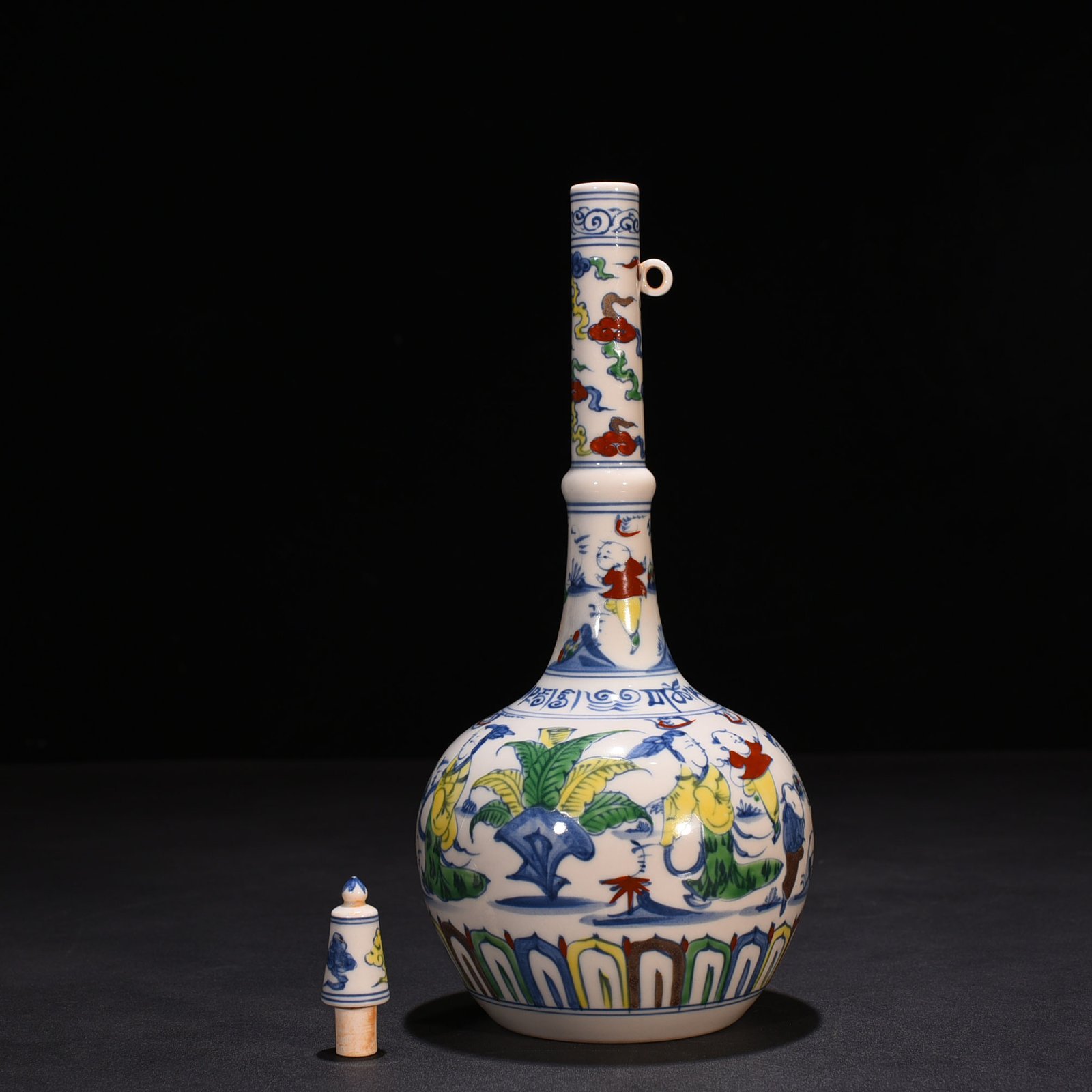 Ming Dynasty Chenghua beauty gallbladder vase with ribbon and figure
