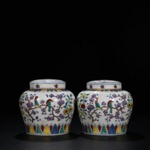 Ming Dynasty Chenghua doucai flower and bird sky-shaped jar