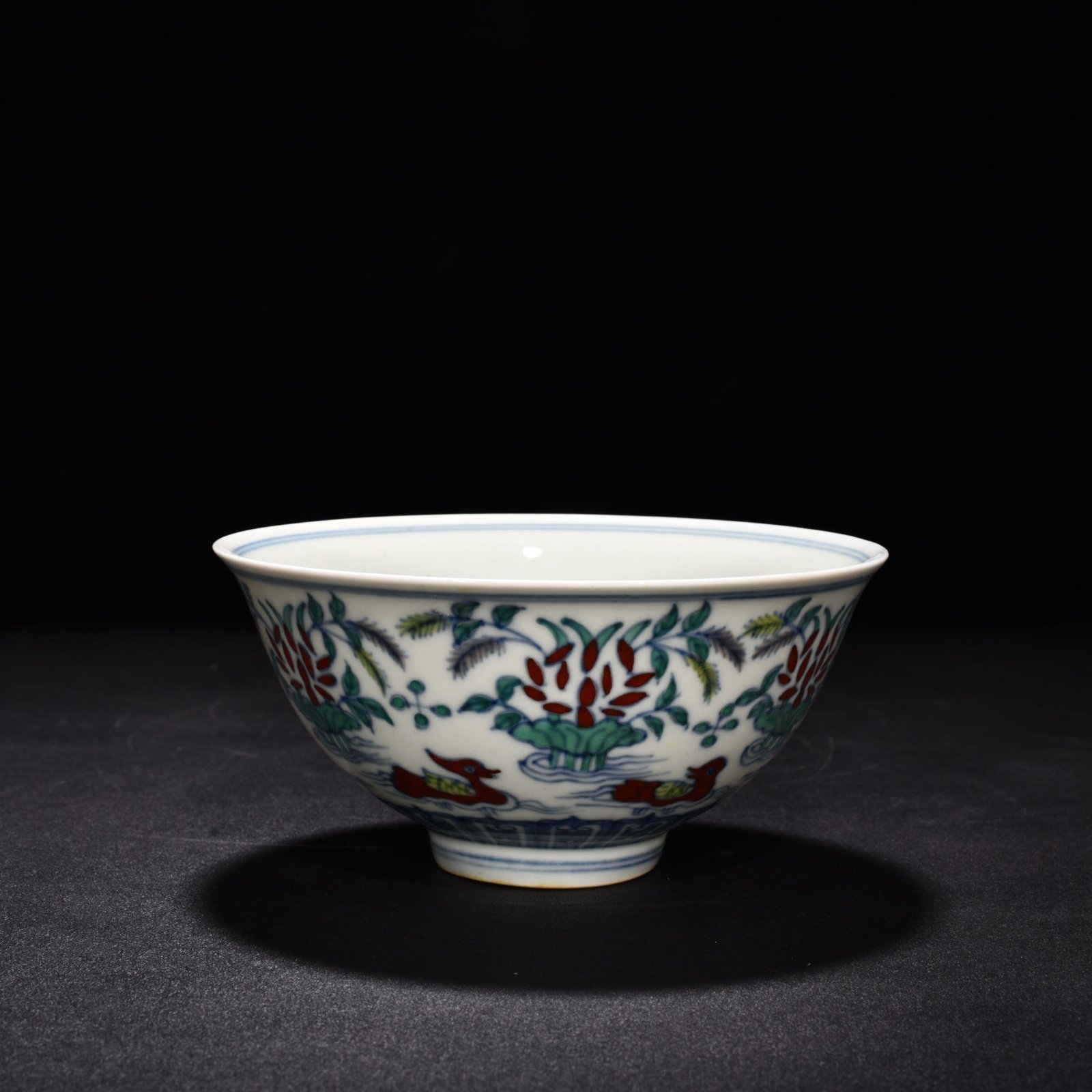 Ming Dynasty Chenghua Lotus Pond Palace-style bowl