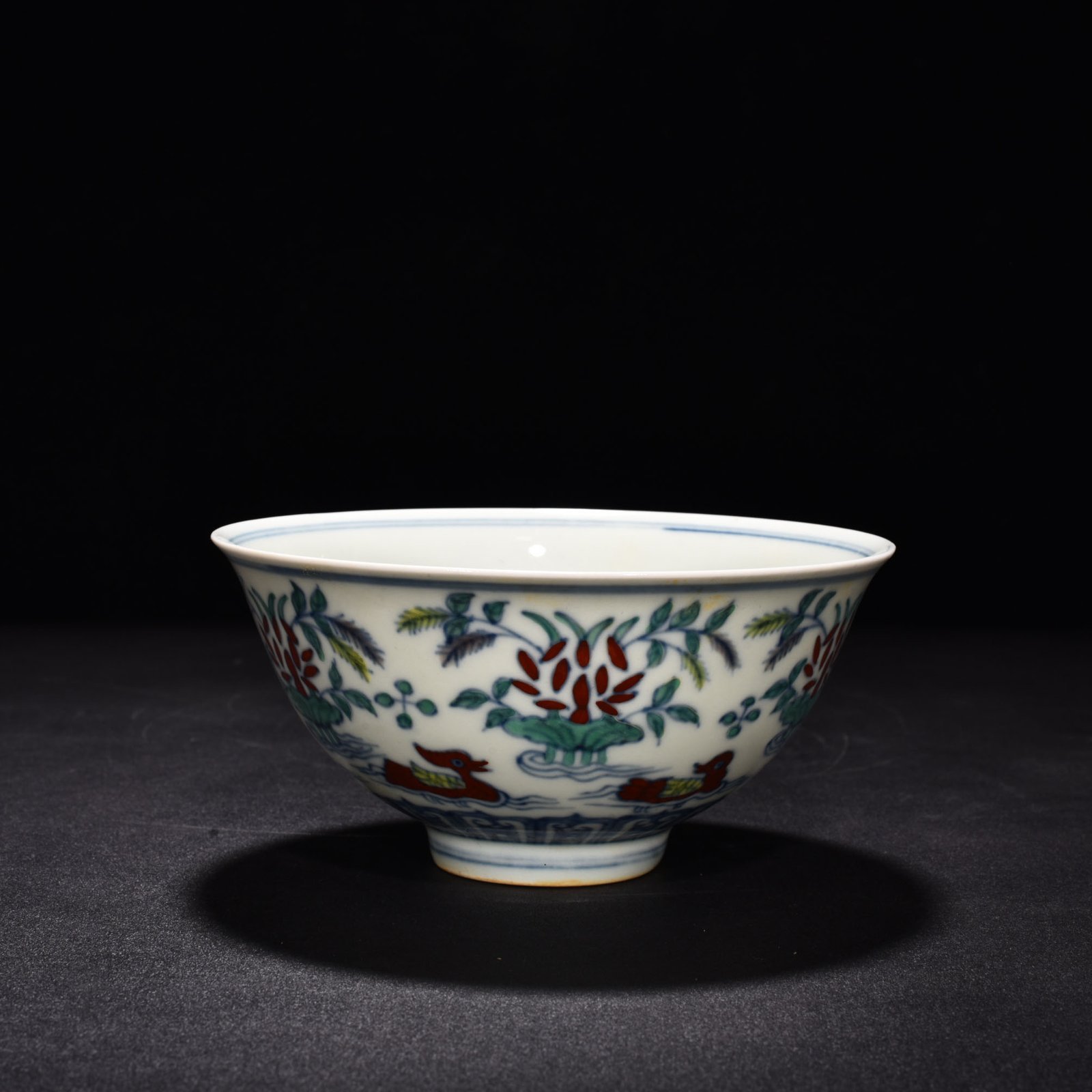 Ming Dynasty Chenghua Lotus Pond Palace-style bowl