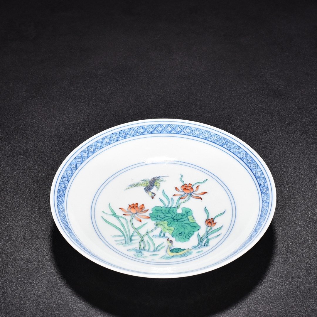 Ming Dynasty Chenghua Lotus Pond Mandarin Duck Plate