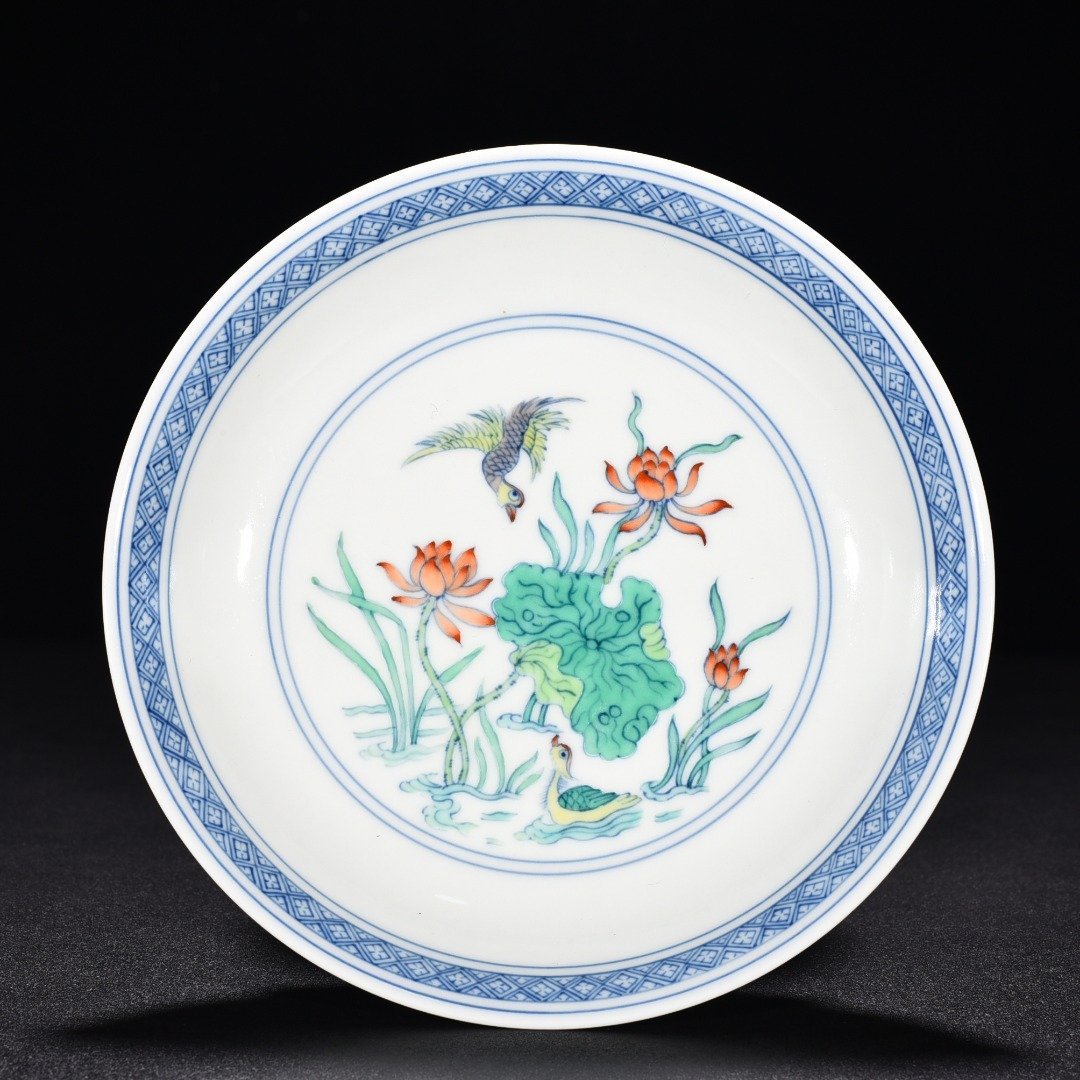 Ming Dynasty Chenghua Lotus Pond Mandarin Duck Plate
