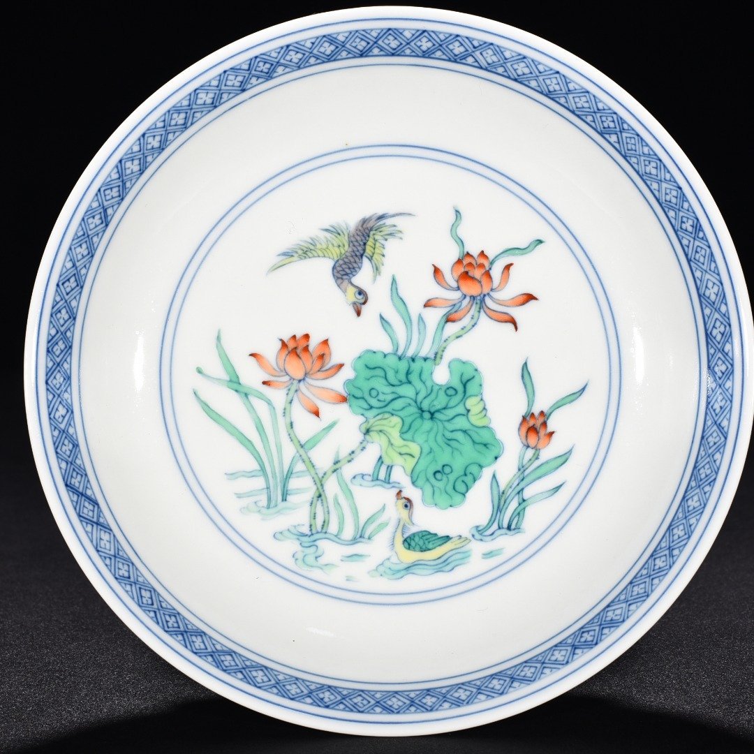 Ming Dynasty Chenghua Lotus Pond Mandarin Duck Plate