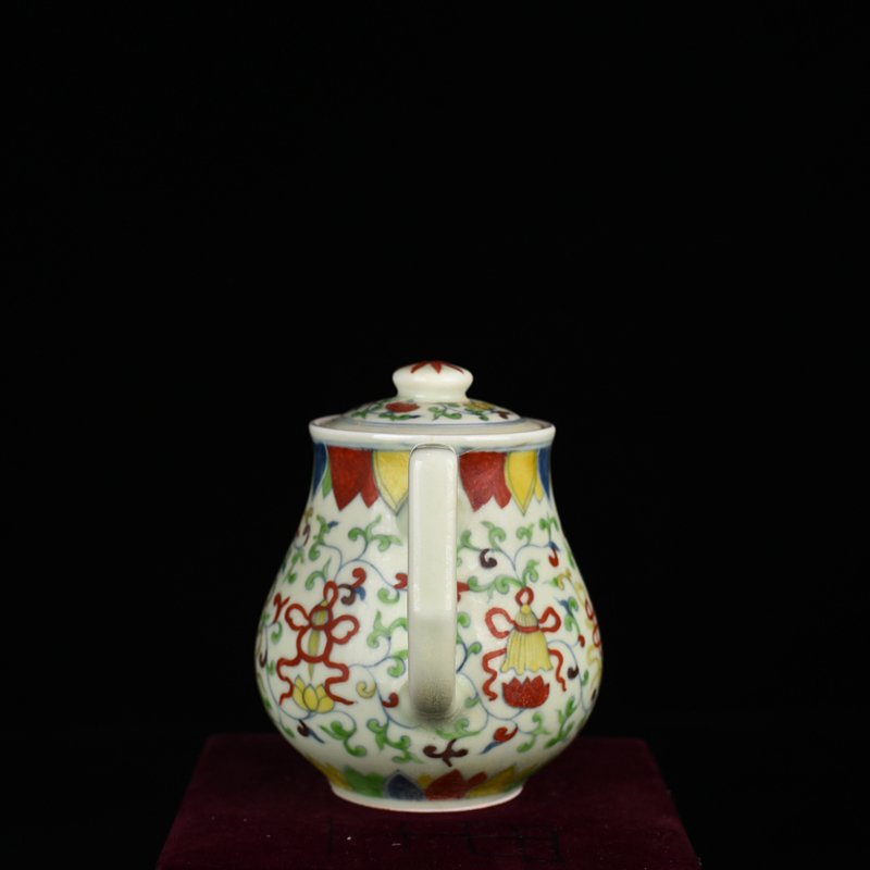 Ming Dynasty Chenghua Lotus Holder Eight Treasure Pot