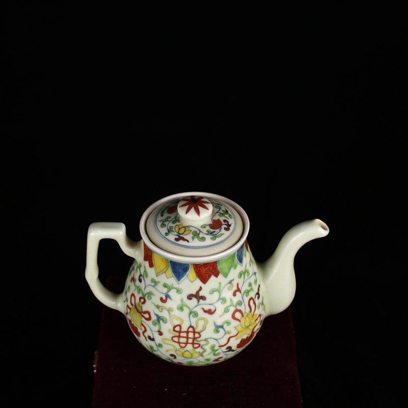 Ming Dynasty Chenghua Lotus Holder Eight Treasure Pot