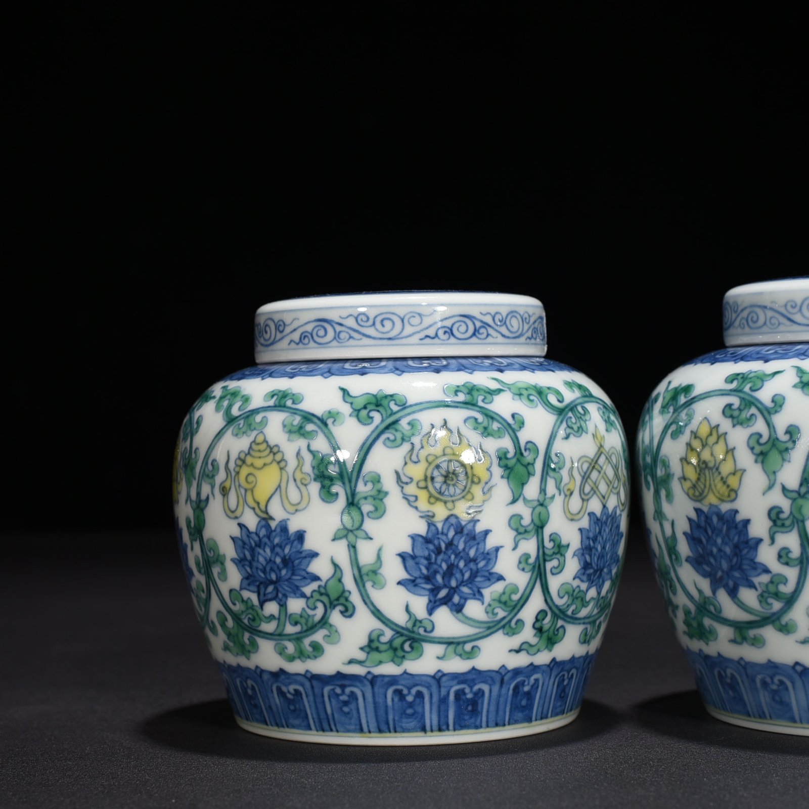 Ming Dynasty Chenghua Lotus Holder Eight Treasures Tianzi Jar