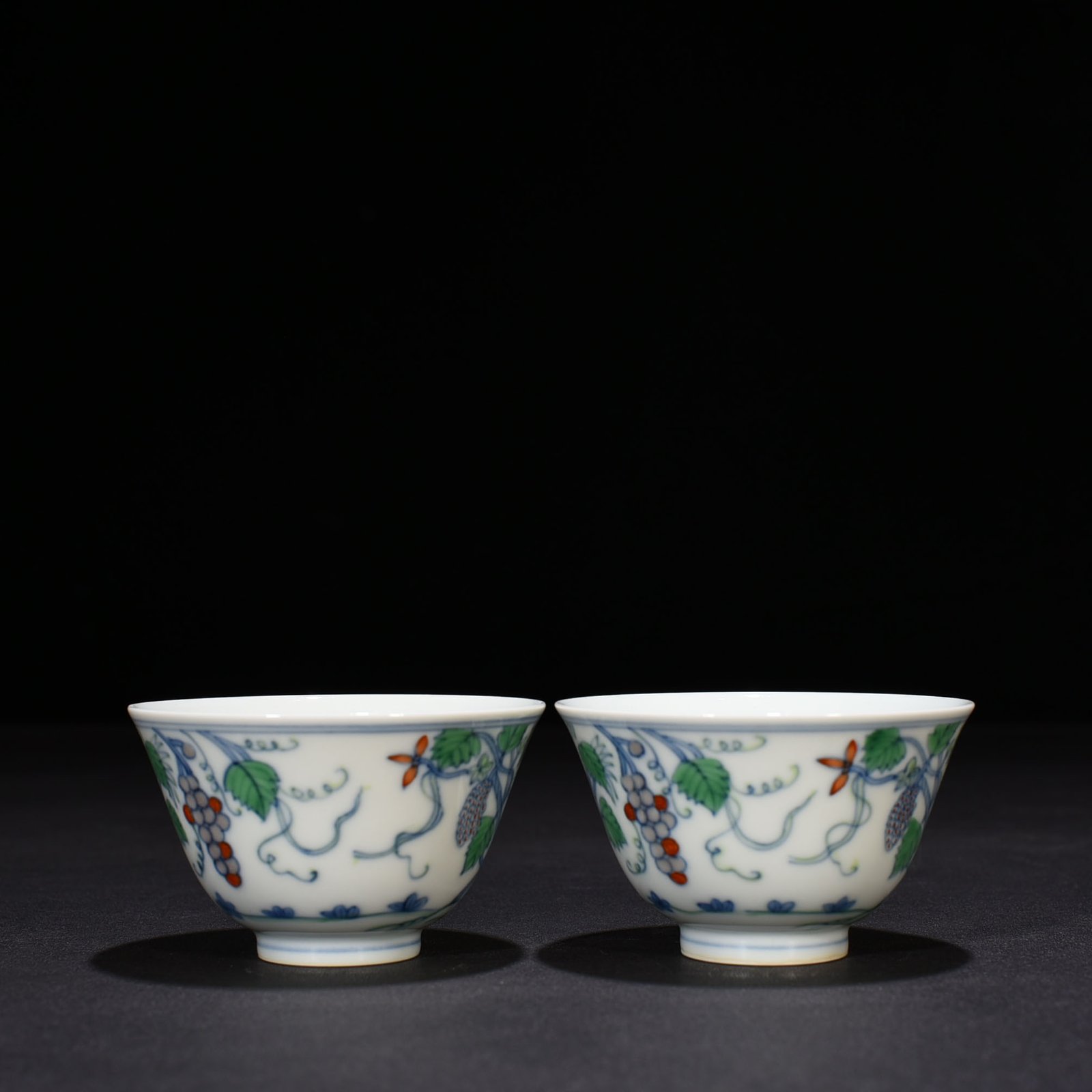 Ming Dynasty Chenghua Grape Cup