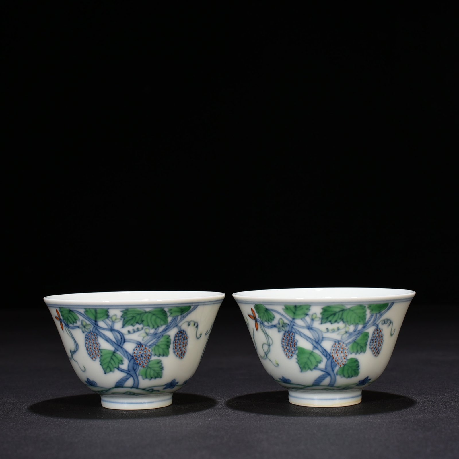Ming Dynasty Chenghua Grape Cup