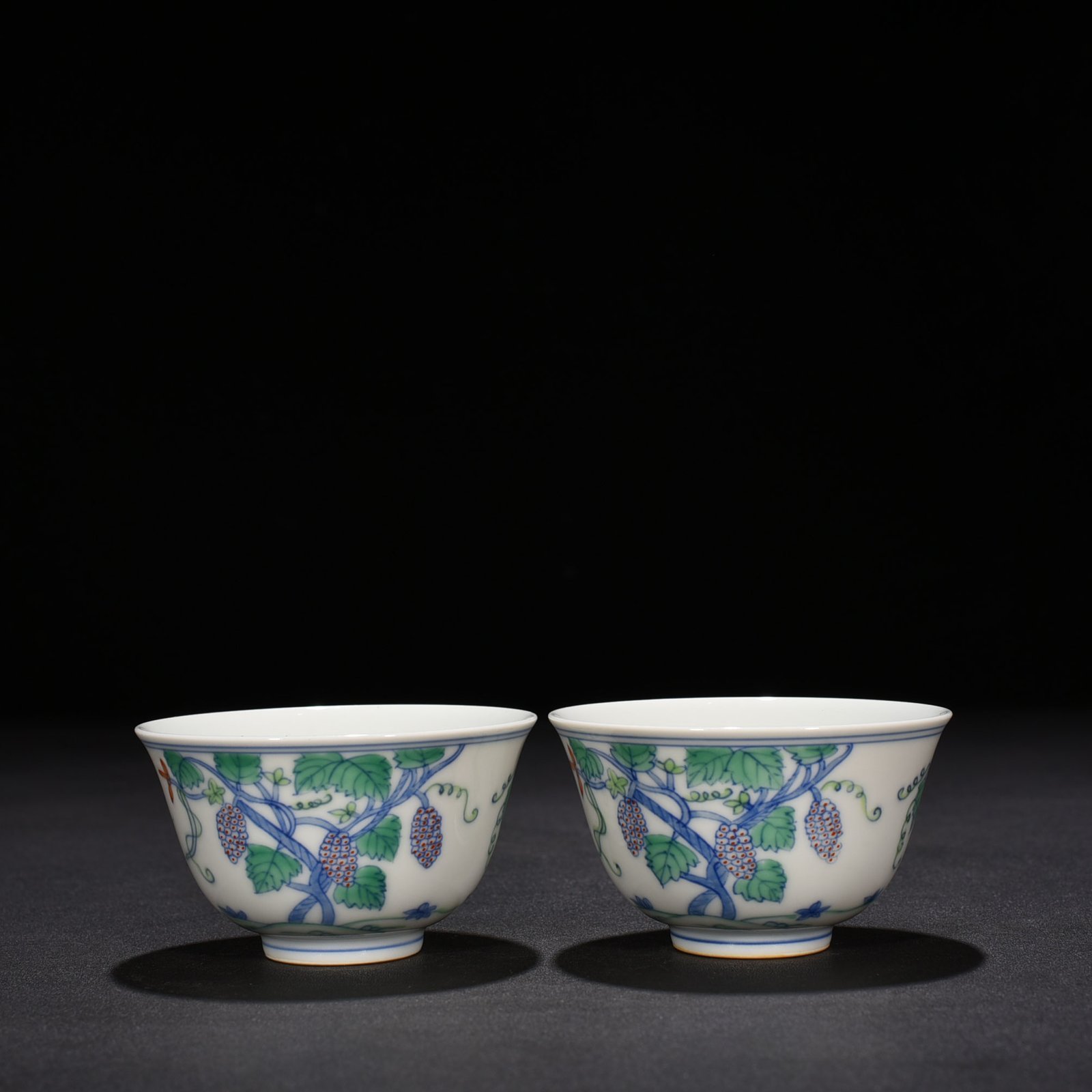 Ming Dynasty Chenghua Grape Cup