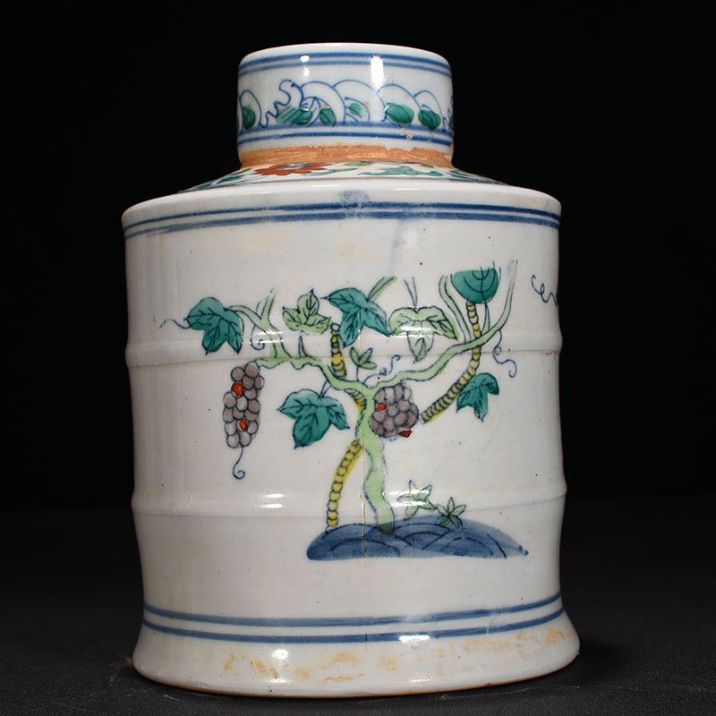Ming Dynasty Chenghua Grape Tea Jar
