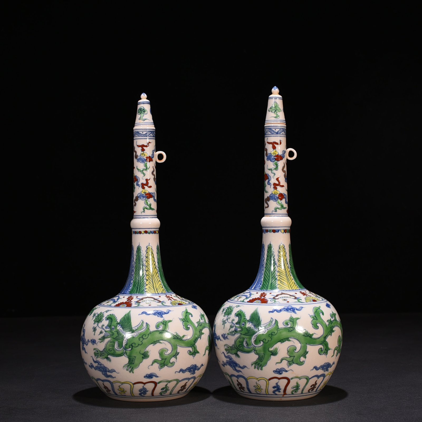 Ming Dynasty Chenghua Gallbladder Vase with Chilong
