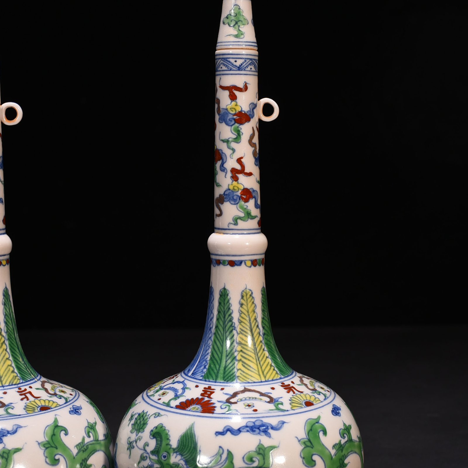 Ming Dynasty Chenghua Gallbladder Vase with Chilong