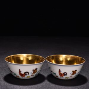 Ming Dynasty Chenghua color gilt family portrait chicken cup