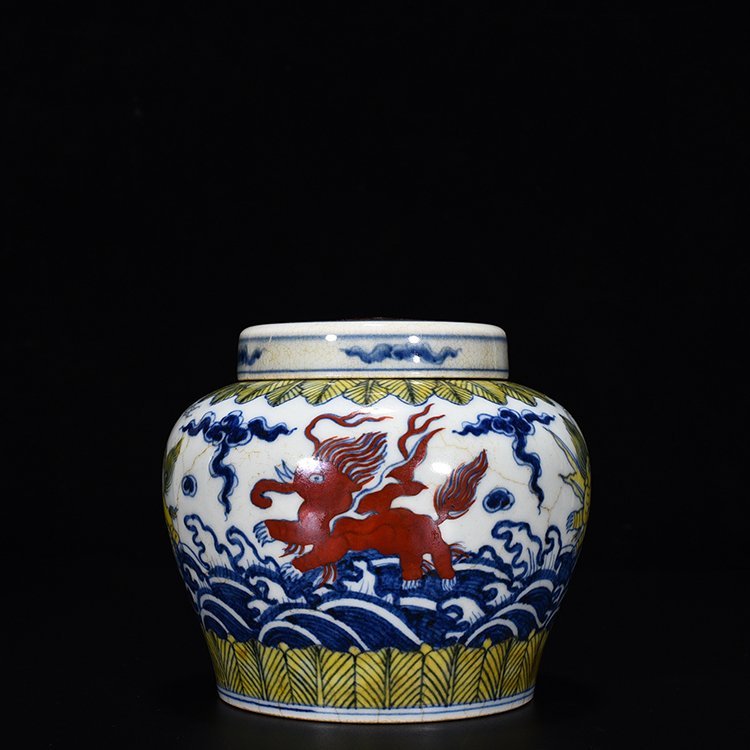 Ming Dynasty Chenghua flying elephant sky-shaped jar