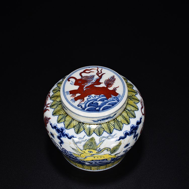 Ming Dynasty Chenghua flying elephant sky-shaped jar