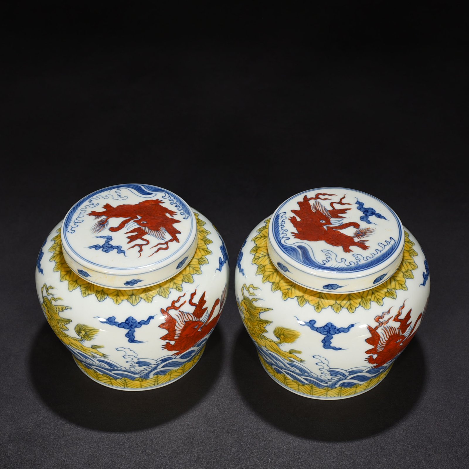 Ming Dynasty Chenghua flying elephant sky-shaped jar
