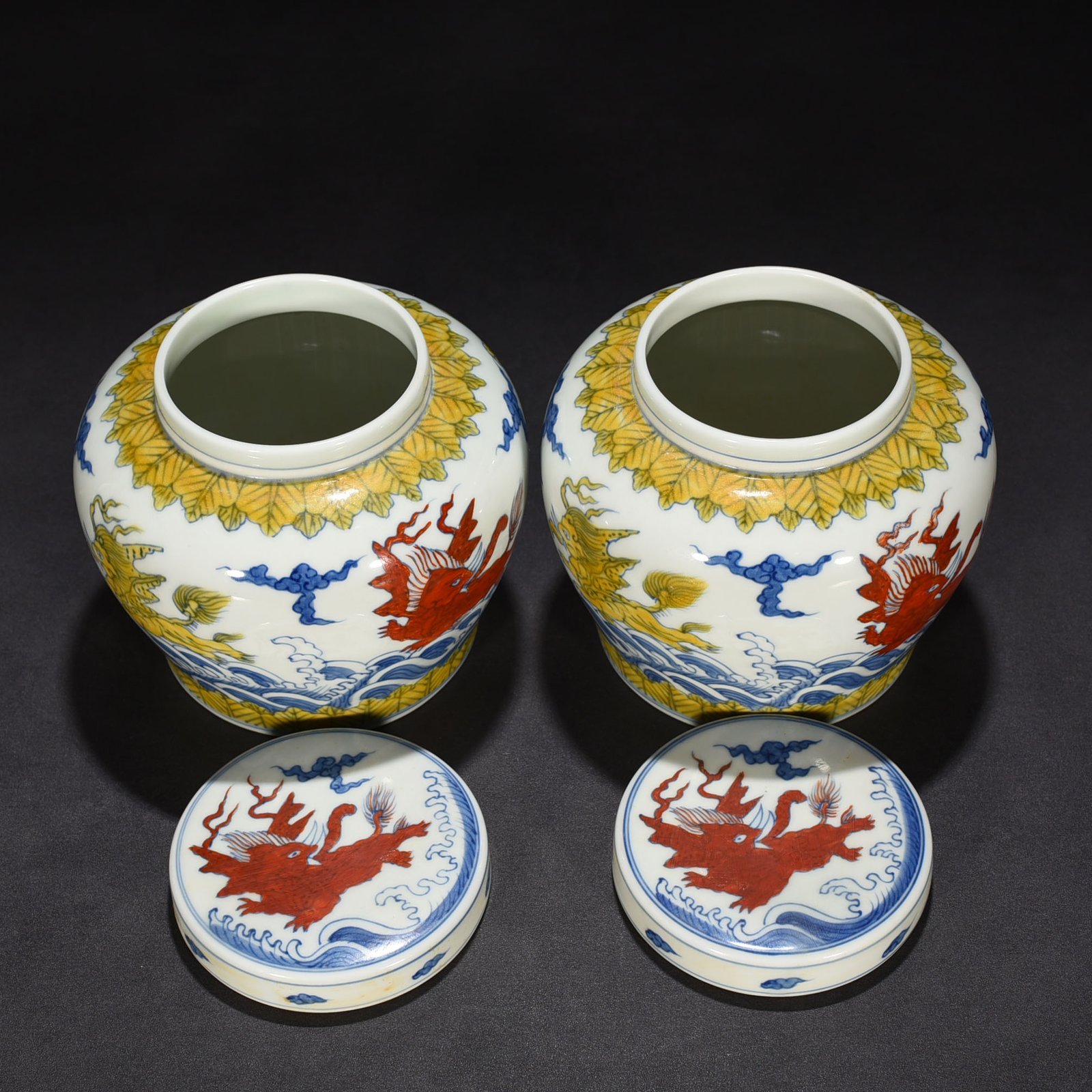 Ming Dynasty Chenghua flying elephant sky-shaped jar
