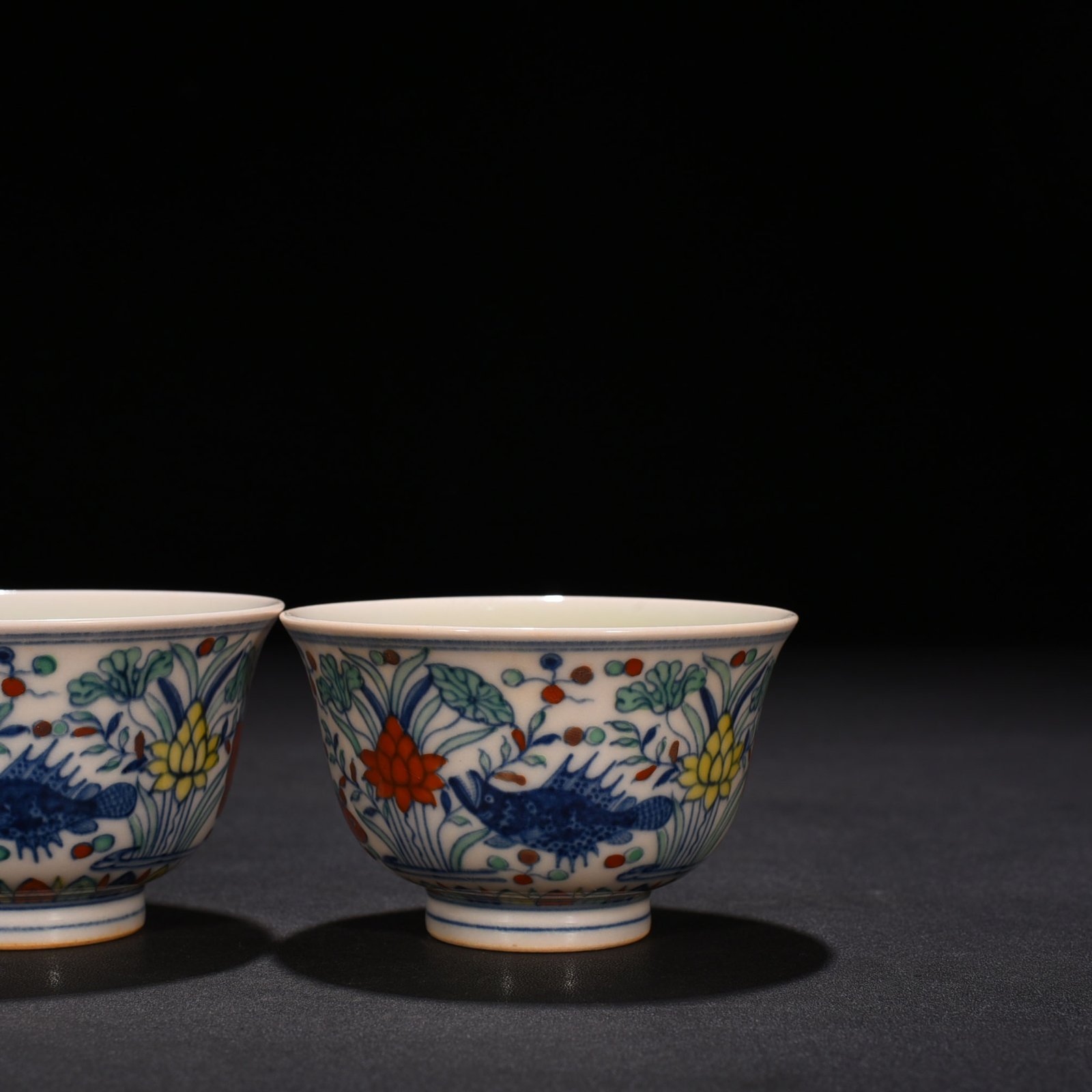 Ming Dynasty Chenghua Fish and Algae Cup