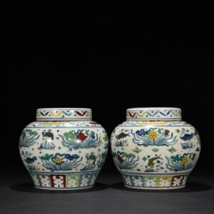Ming Dynasty Chenghua fish and algae covered jar