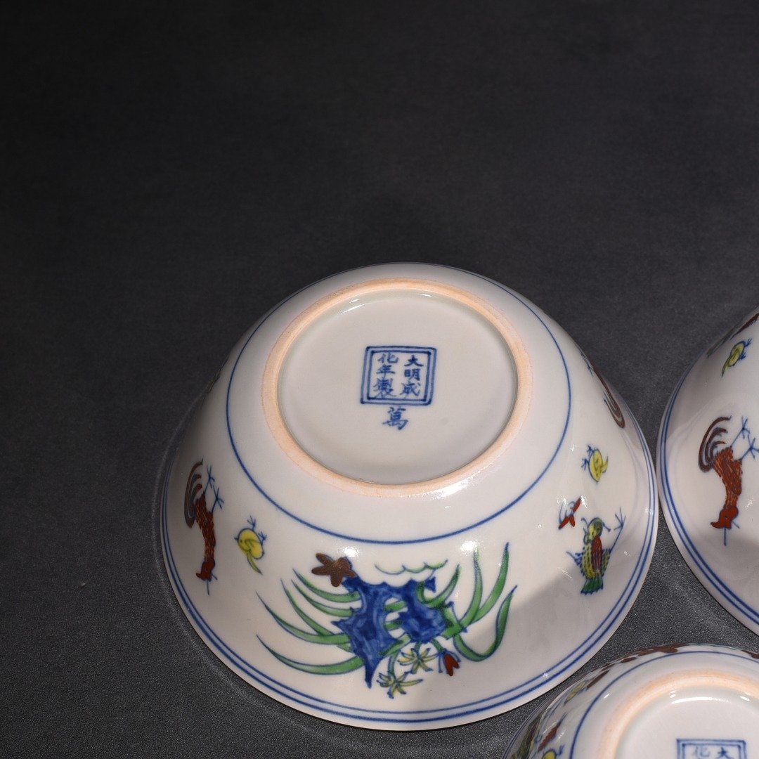 Ming Dynasty Chenghua Chicken Cylinder Cup Wan Guifei Wanzi style bowl set