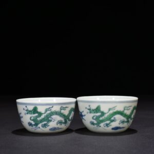 Ming Dynasty Chenghua dragon cylinder cup