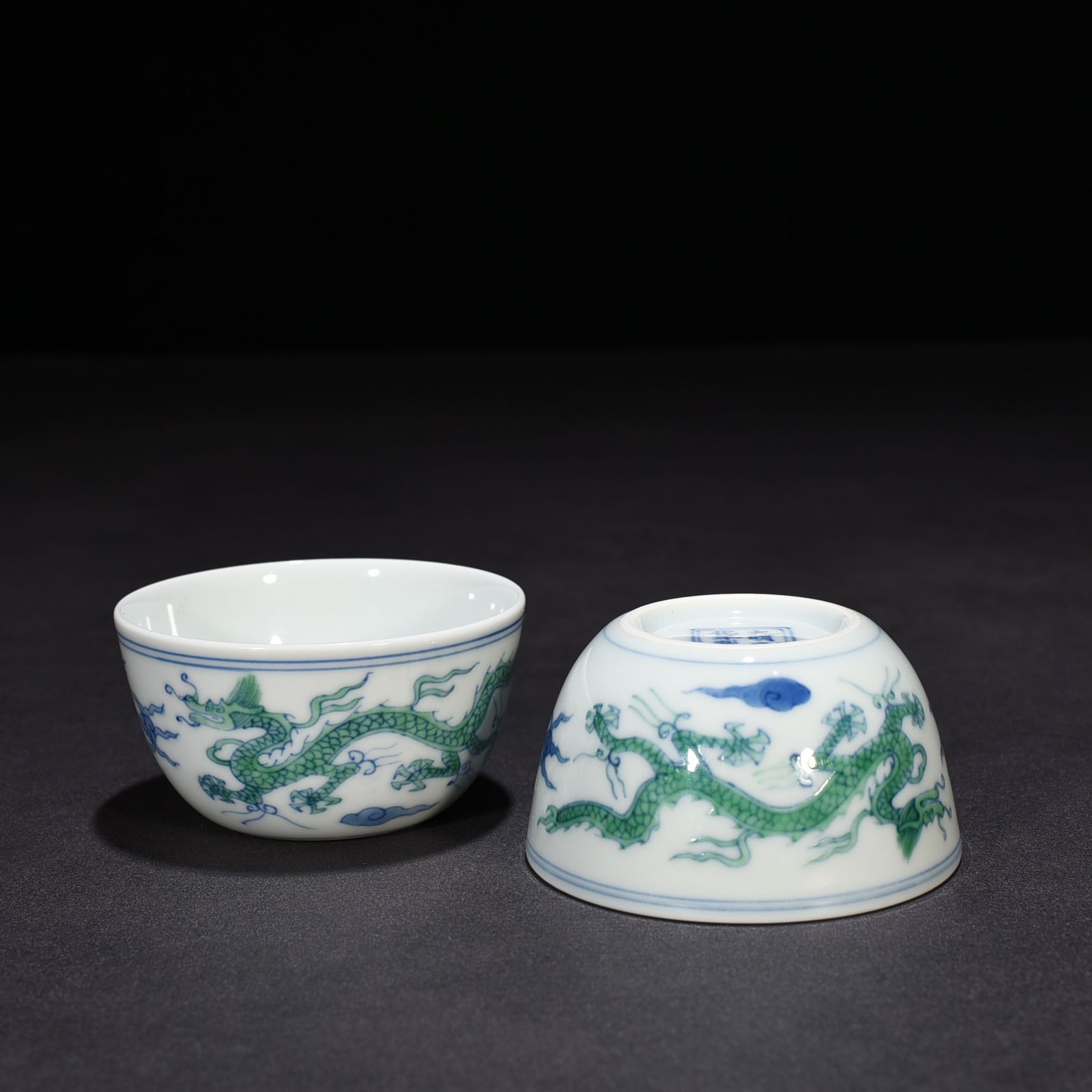 Ming Dynasty Chenghua dragon cylinder cup