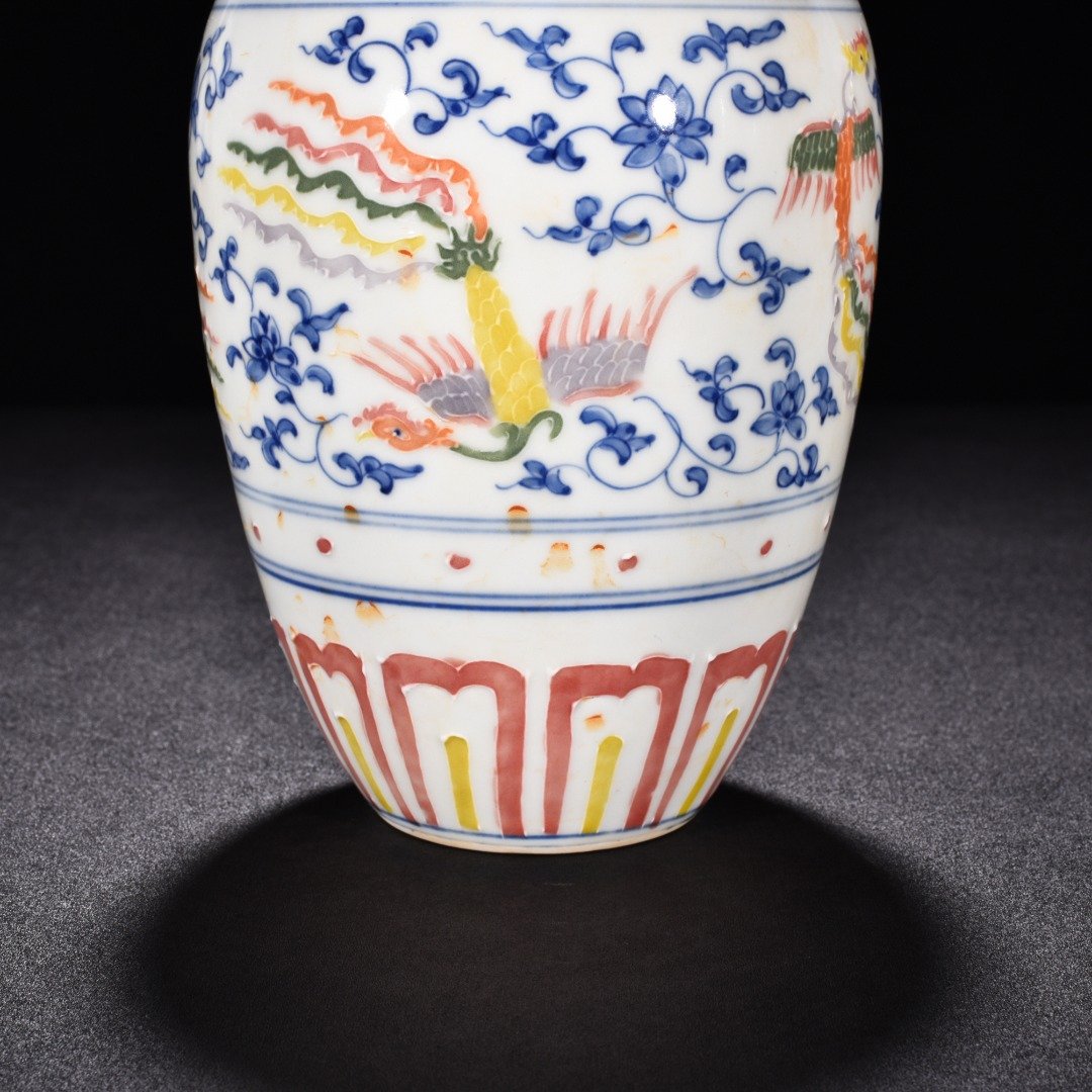 Ming Dynasty Chenghua enamel vase with flowers and phoenix