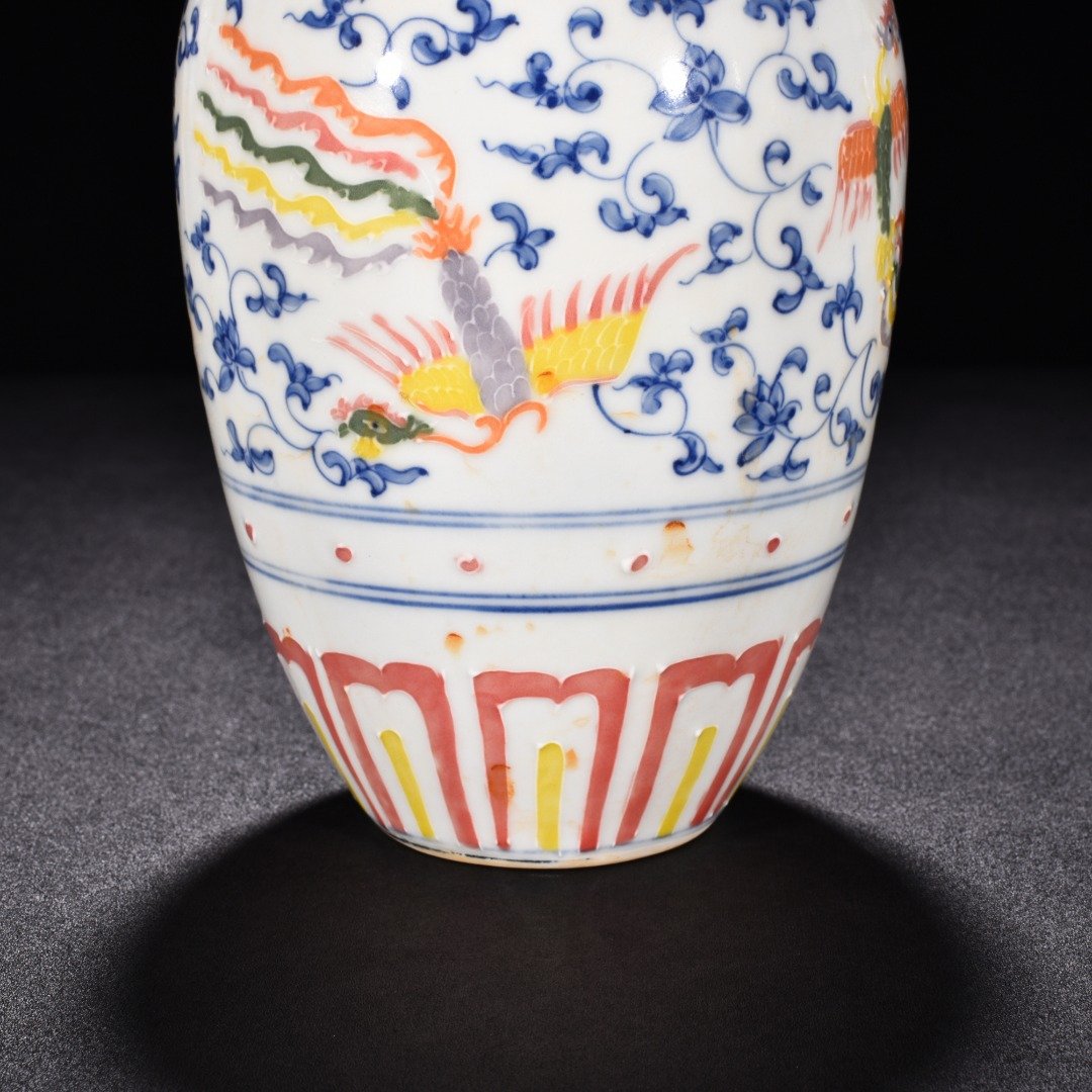 Ming Dynasty Chenghua enamel vase with flowers and phoenix